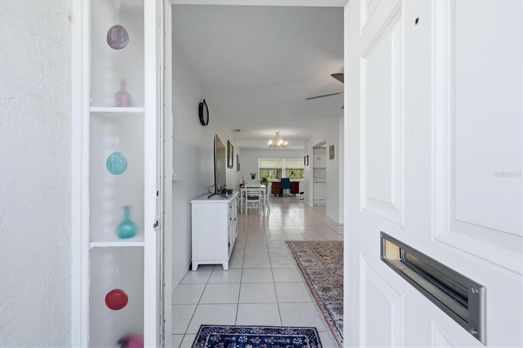 For Sale: $279,000 (2 beds, 1 baths, 1105 Square Feet)