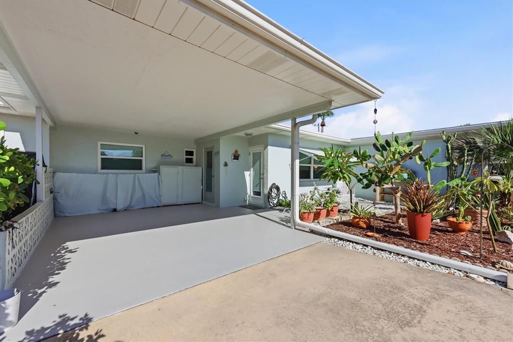 For Sale: $279,000 (2 beds, 1 baths, 1105 Square Feet)
