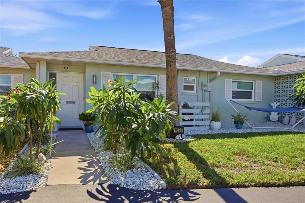 For Sale: $279,000 (2 beds, 1 baths, 1105 Square Feet)