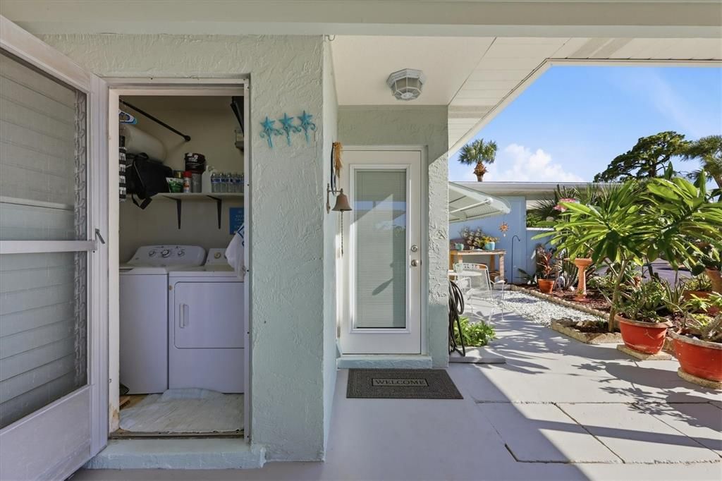 For Sale: $279,000 (2 beds, 1 baths, 1105 Square Feet)