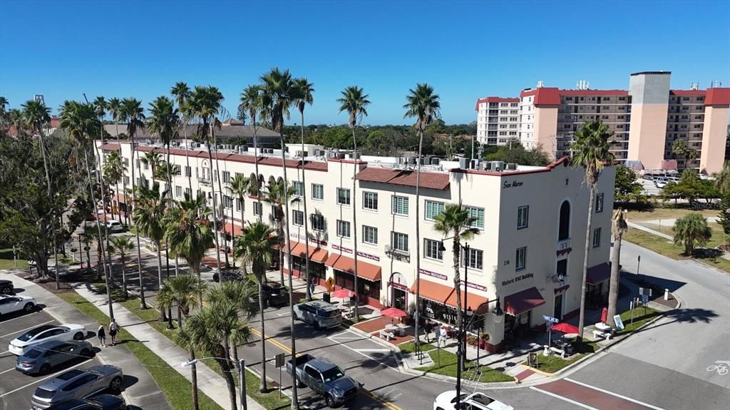 For Sale: $279,000 (2 beds, 1 baths, 1105 Square Feet)