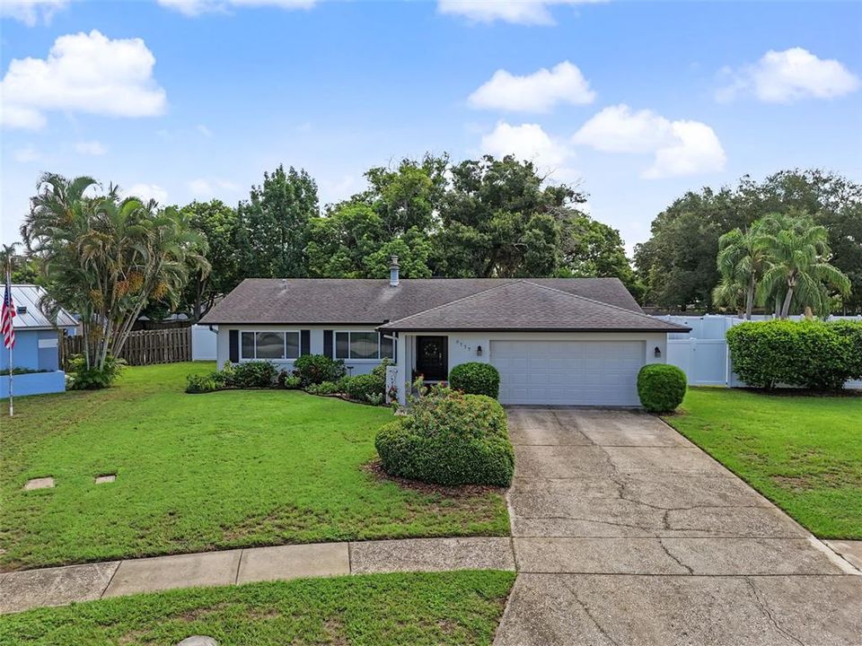 En Venta: $565,000 (4 camas, 2 baños, 1964 Pies cuadrados)