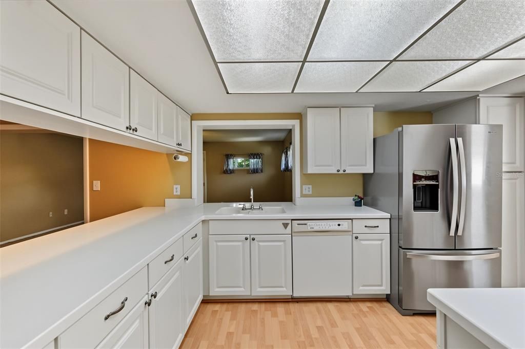 En Venta: $565,000 (4 camas, 2 baños, 1964 Pies cuadrados)
