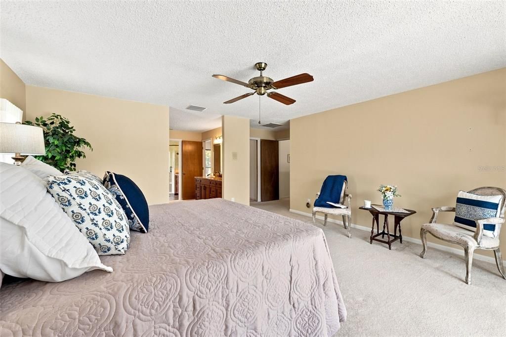 Active With Contract: $835,000 (5 beds, 3 baths, 2922 Square Feet)