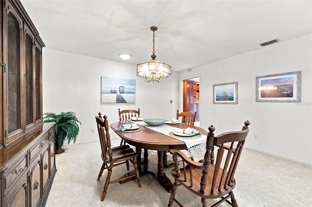 Active With Contract: $835,000 (5 beds, 3 baths, 2922 Square Feet)