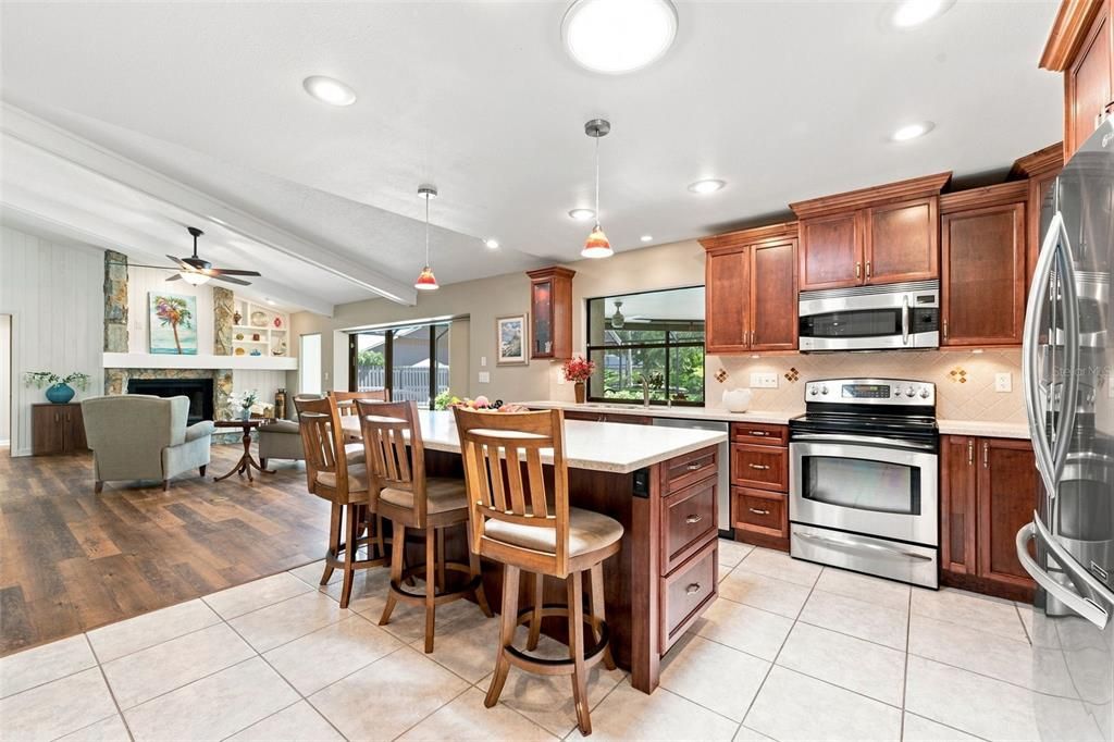 Active With Contract: $835,000 (5 beds, 3 baths, 2922 Square Feet)