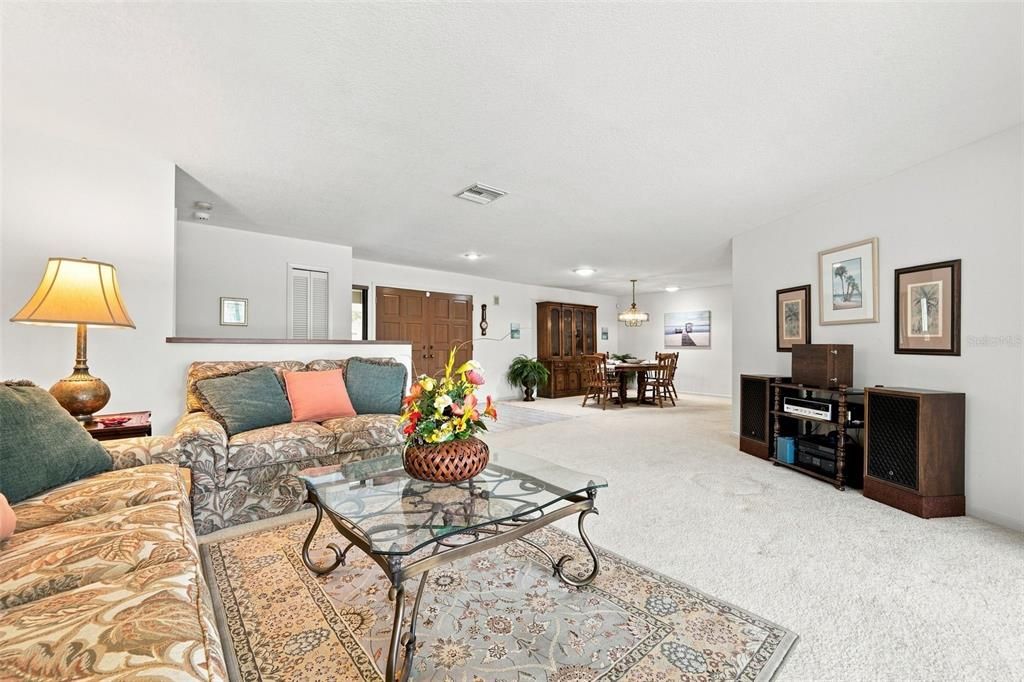 Active With Contract: $835,000 (5 beds, 3 baths, 2922 Square Feet)