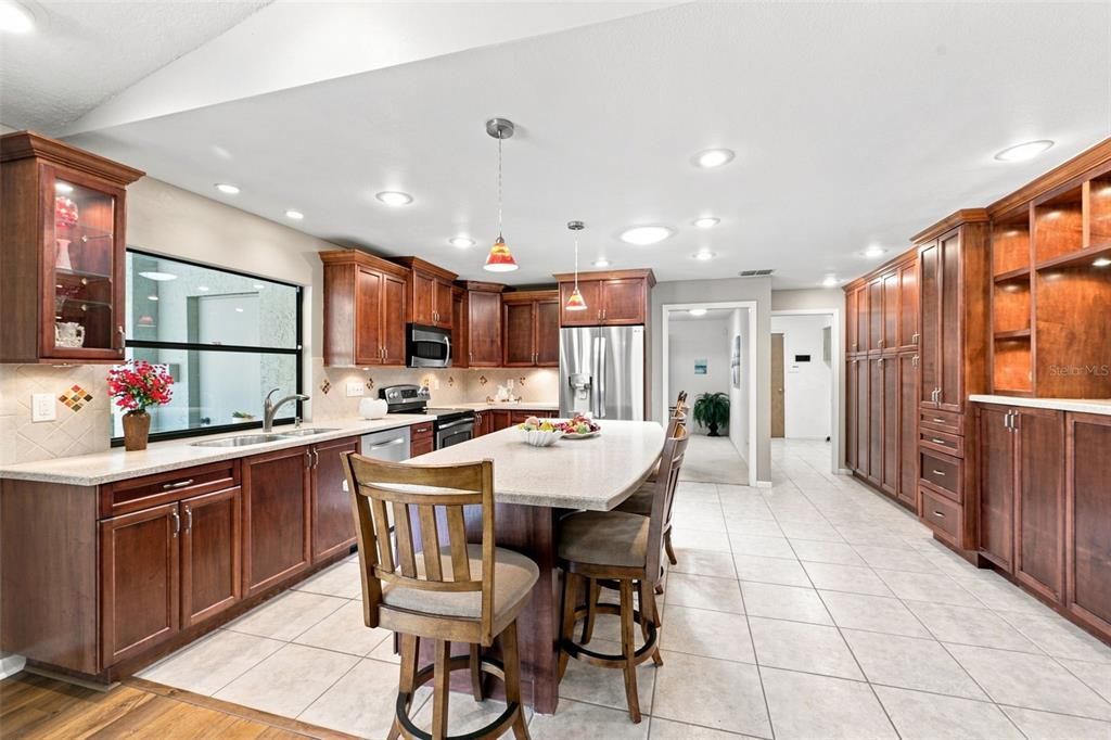 Active With Contract: $835,000 (5 beds, 3 baths, 2922 Square Feet)
