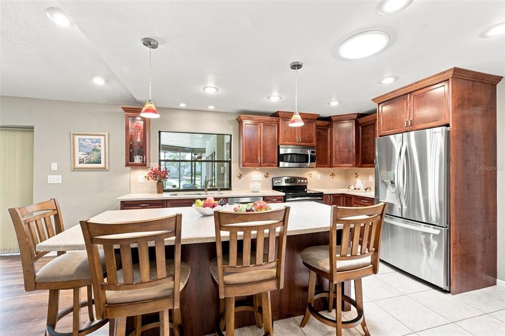 Active With Contract: $835,000 (5 beds, 3 baths, 2922 Square Feet)