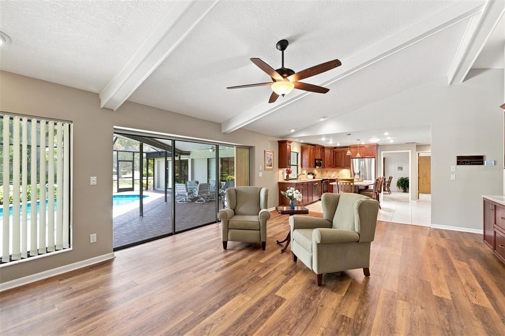 Active With Contract: $835,000 (5 beds, 3 baths, 2922 Square Feet)