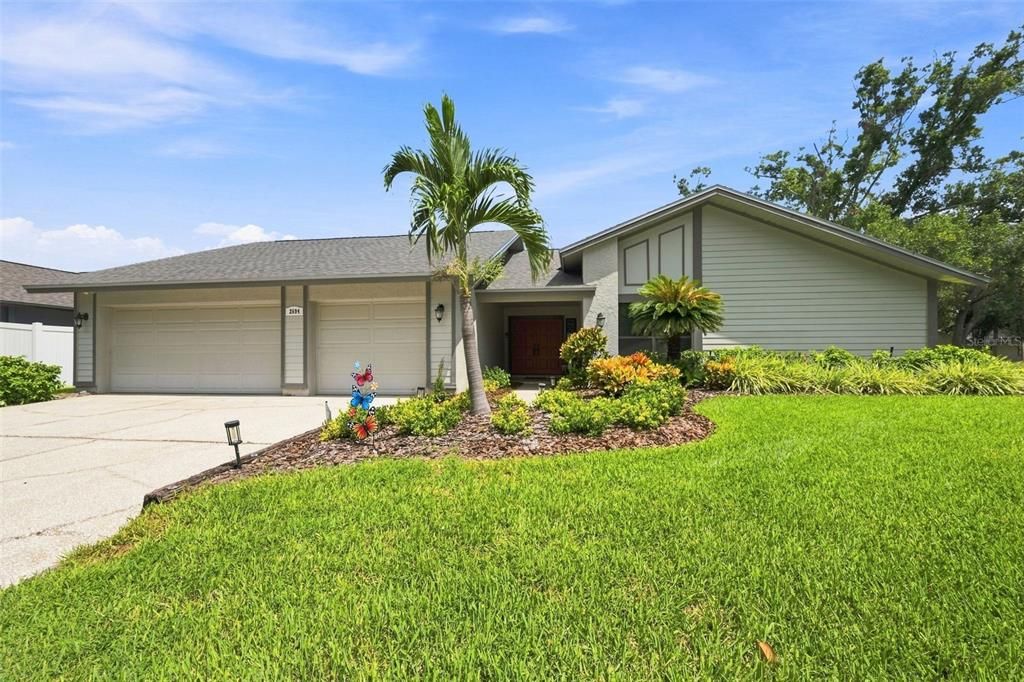 Active With Contract: $835,000 (5 beds, 3 baths, 2922 Square Feet)