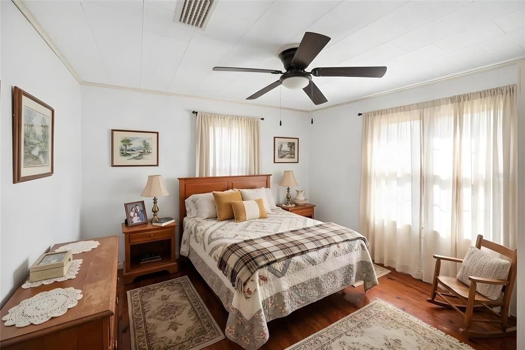 For Sale: $225,000 (3 beds, 2 baths, 1448 Square Feet)