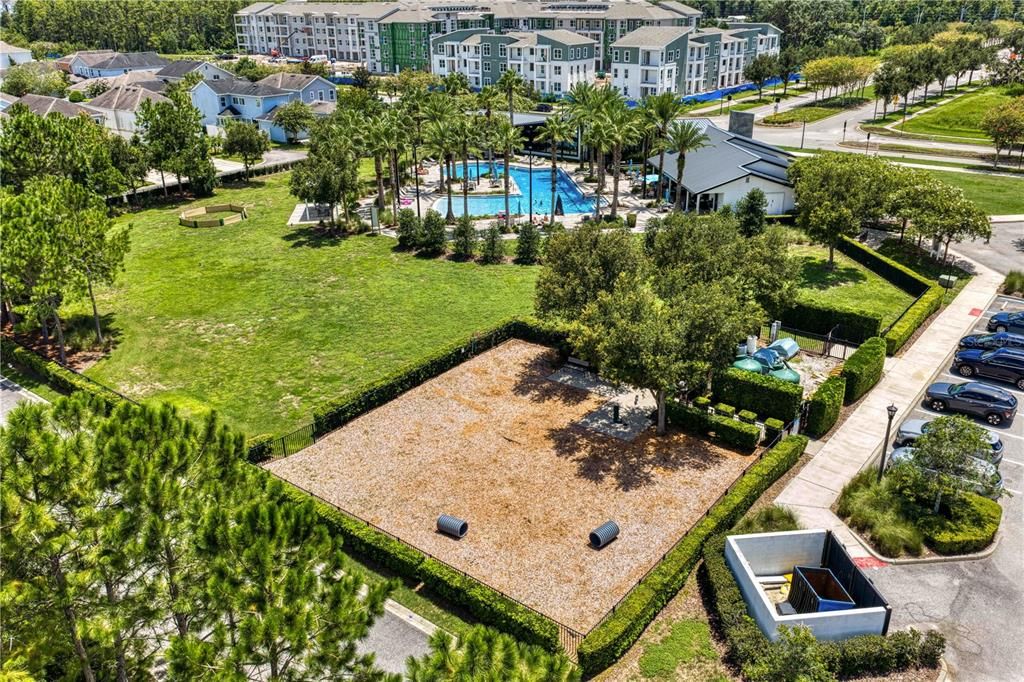 For Sale: $700,000 (4 beds, 3 baths, 2560 Square Feet)