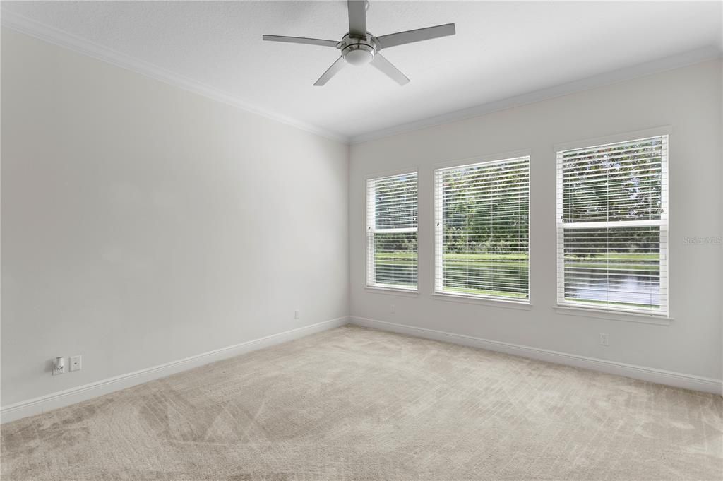 For Sale: $700,000 (4 beds, 3 baths, 2560 Square Feet)