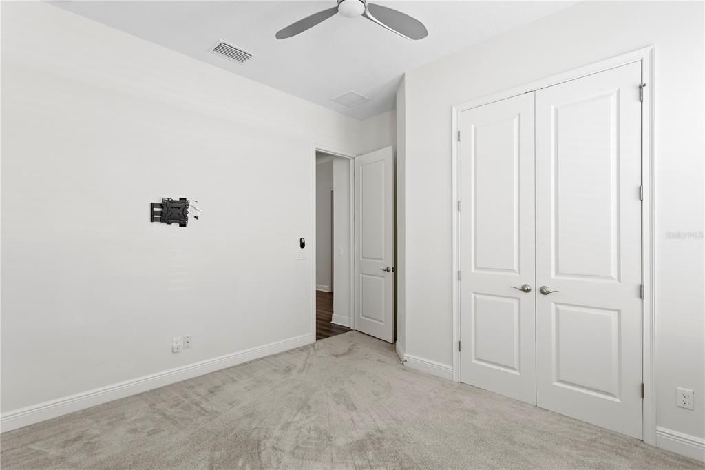 For Sale: $700,000 (4 beds, 3 baths, 2560 Square Feet)