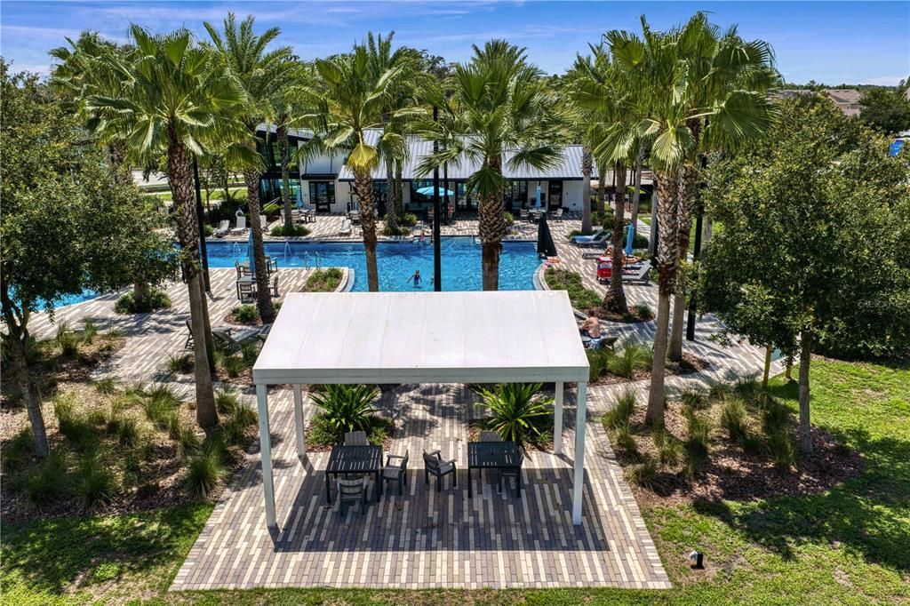 For Sale: $700,000 (4 beds, 3 baths, 2560 Square Feet)