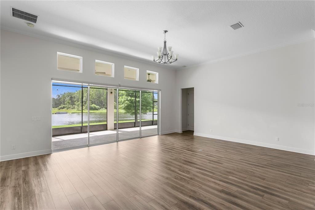 For Sale: $700,000 (4 beds, 3 baths, 2560 Square Feet)