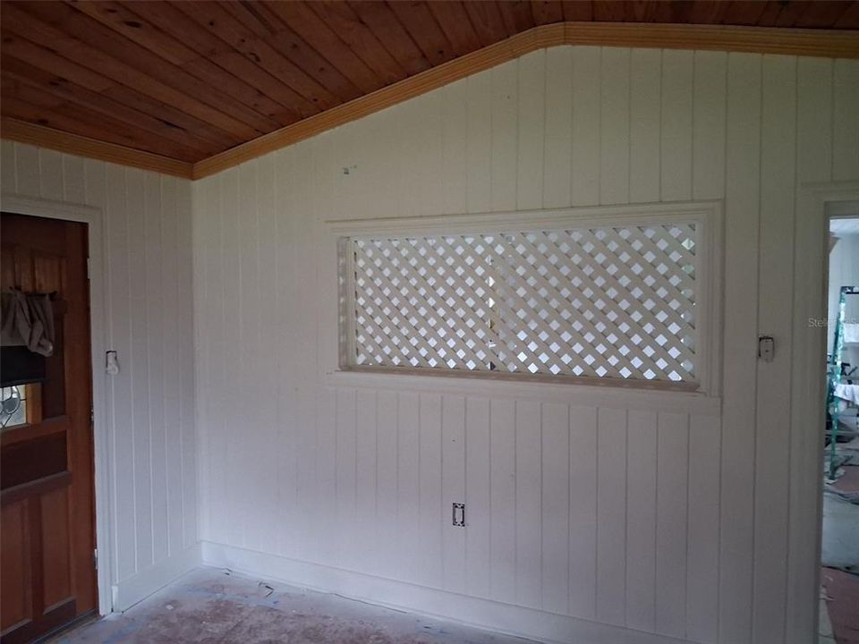 For Rent: $2,250 (3 beds, 1 baths, 1351 Square Feet)