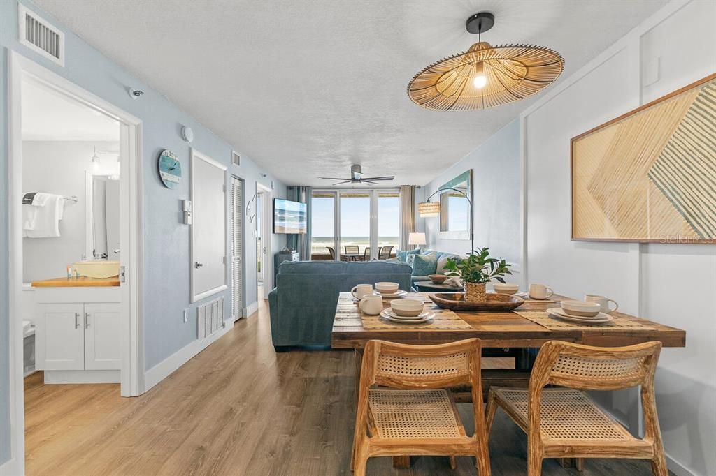 For Sale: $650,000 (2 beds, 2 baths, 900 Square Feet)