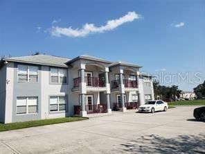 For Rent: $1,900 (3 beds, 2 baths, 4488 Square Feet)