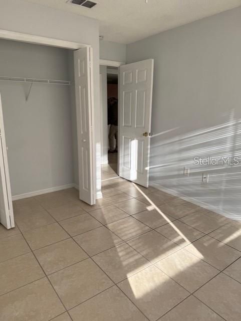 For Rent: $1,900 (3 beds, 2 baths, 4488 Square Feet)