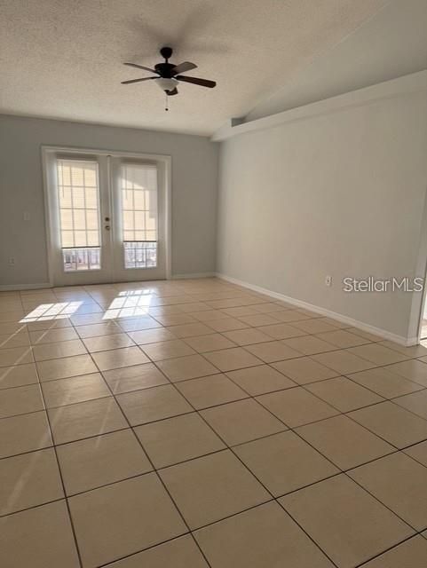 For Rent: $1,900 (3 beds, 2 baths, 4488 Square Feet)