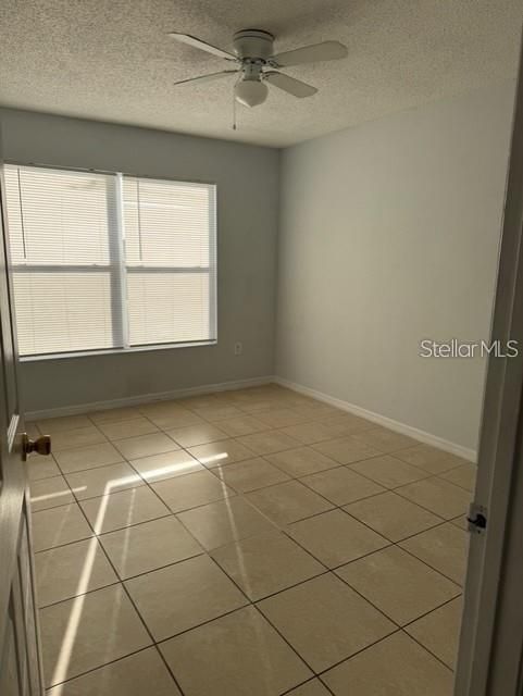 For Rent: $1,900 (3 beds, 2 baths, 4488 Square Feet)