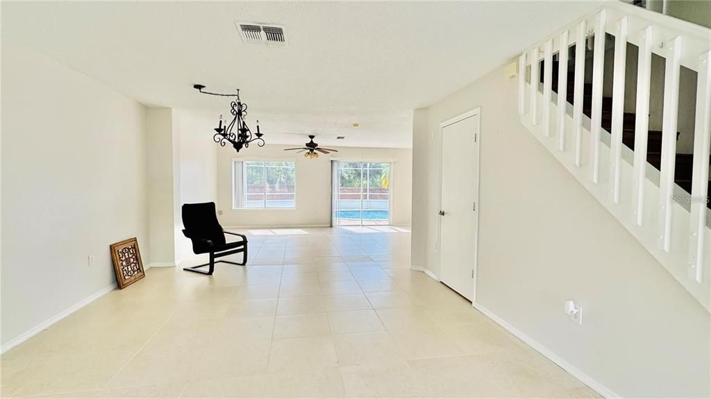 For Rent: $3,000 (5 beds, 3 baths, 1692 Square Feet)