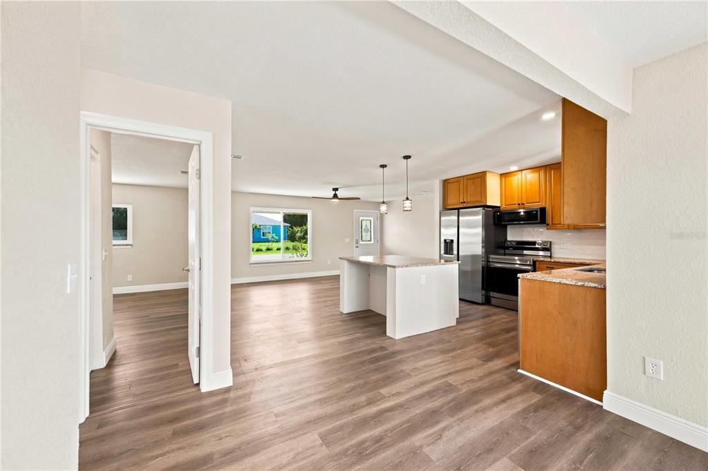 For Sale: $319,000 (3 beds, 2 baths, 1272 Square Feet)