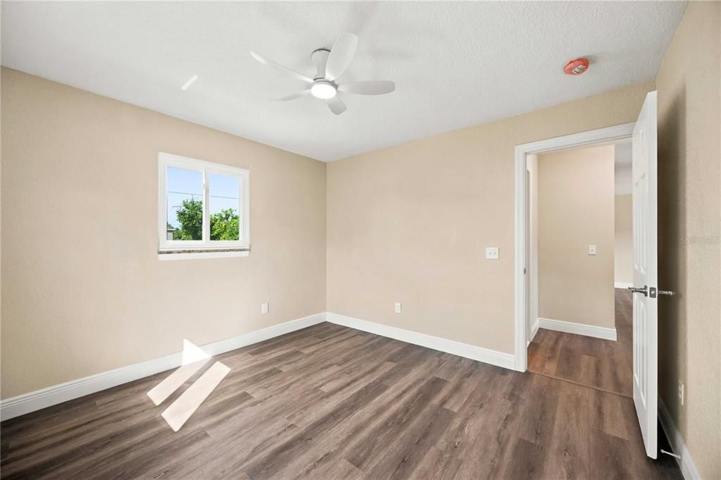 For Sale: $319,000 (3 beds, 2 baths, 1272 Square Feet)