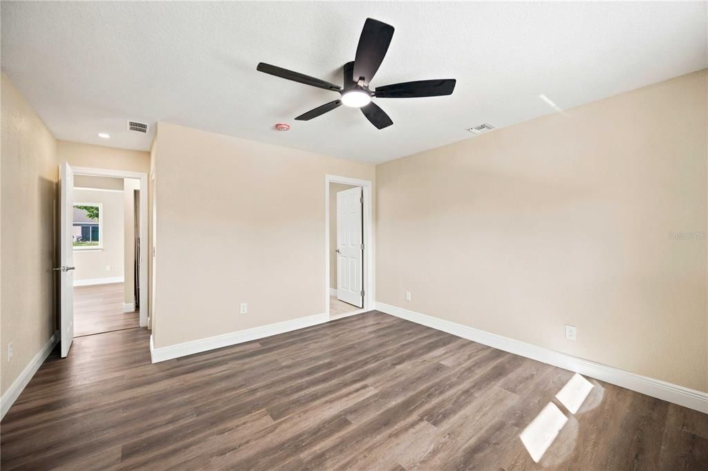 For Sale: $319,000 (3 beds, 2 baths, 1272 Square Feet)