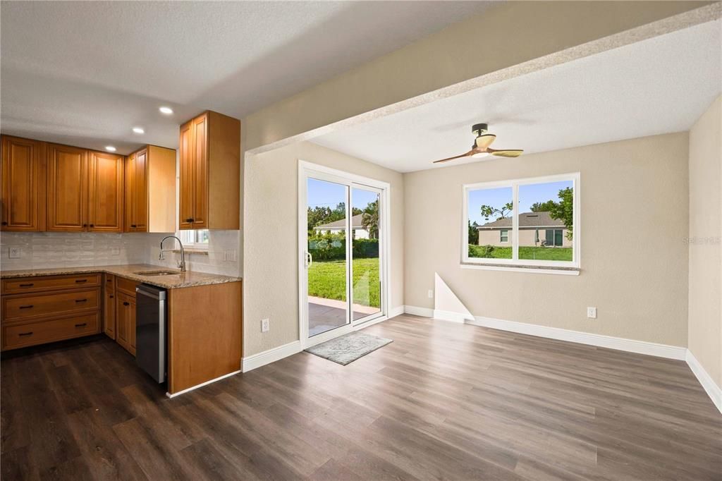 For Sale: $319,000 (3 beds, 2 baths, 1272 Square Feet)