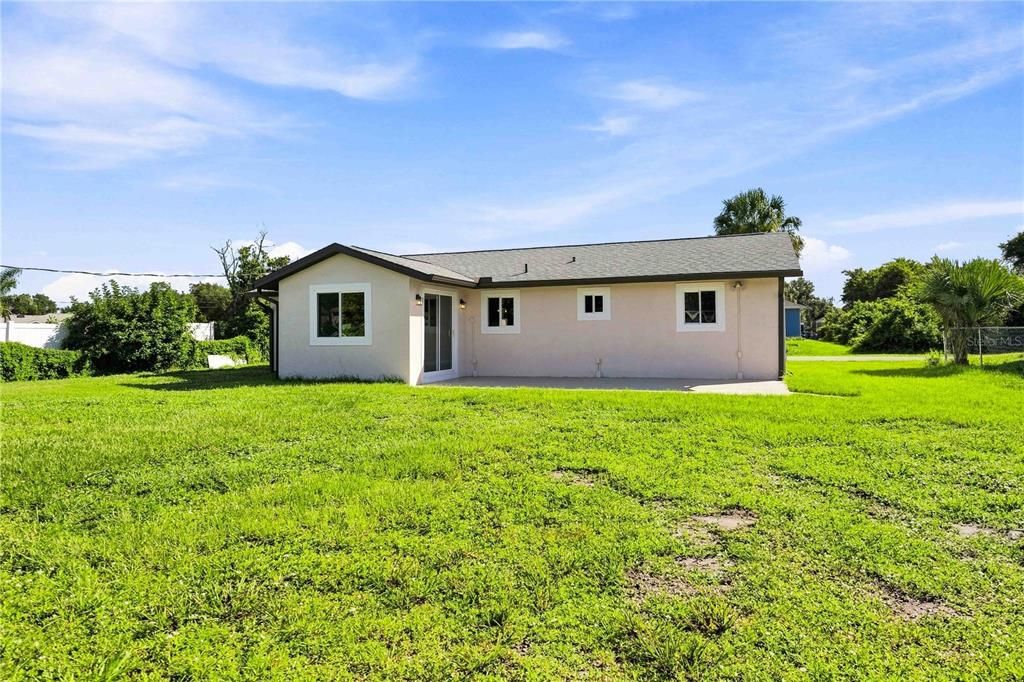 For Sale: $319,000 (3 beds, 2 baths, 1272 Square Feet)