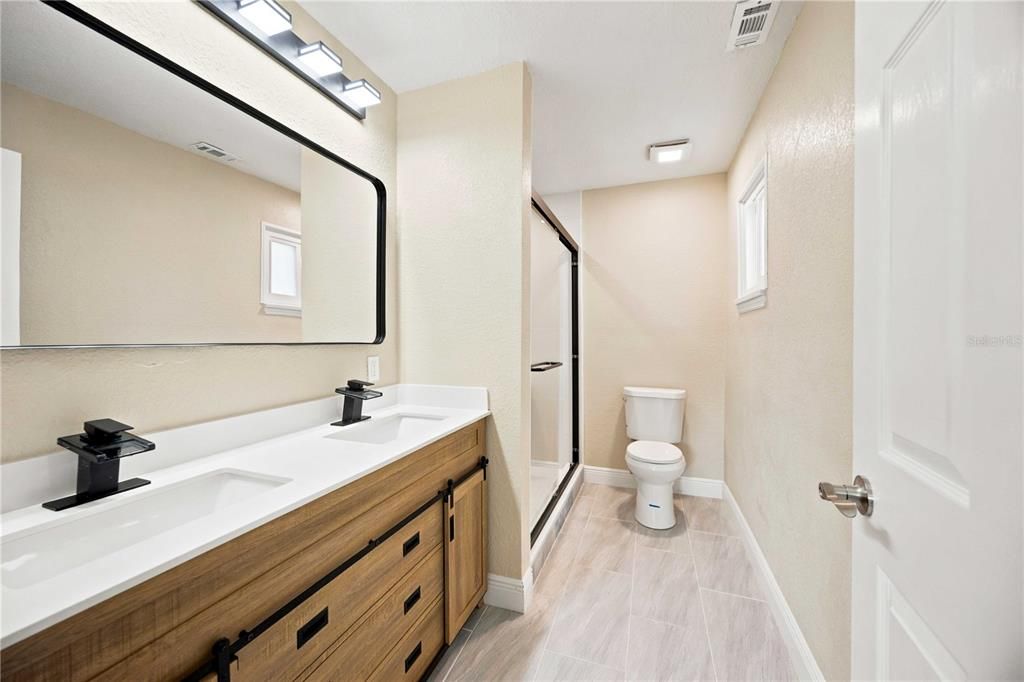 For Sale: $319,000 (3 beds, 2 baths, 1272 Square Feet)