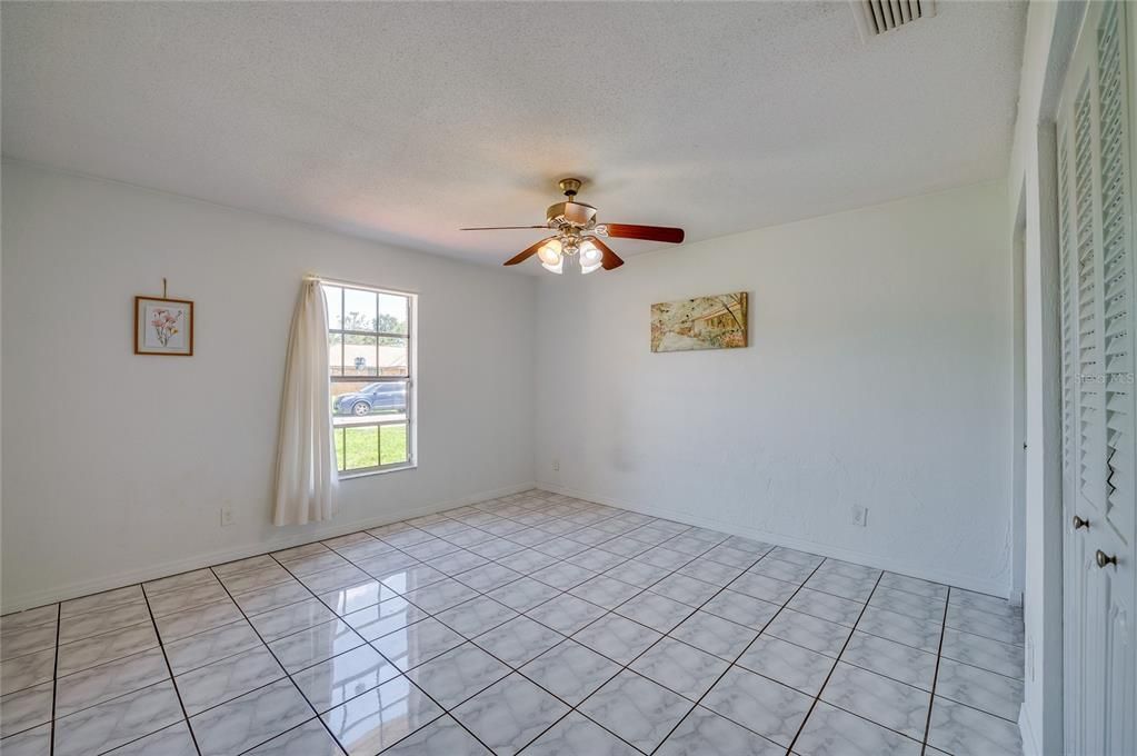 For Sale: $300,000 (3 beds, 2 baths, 1455 Square Feet)