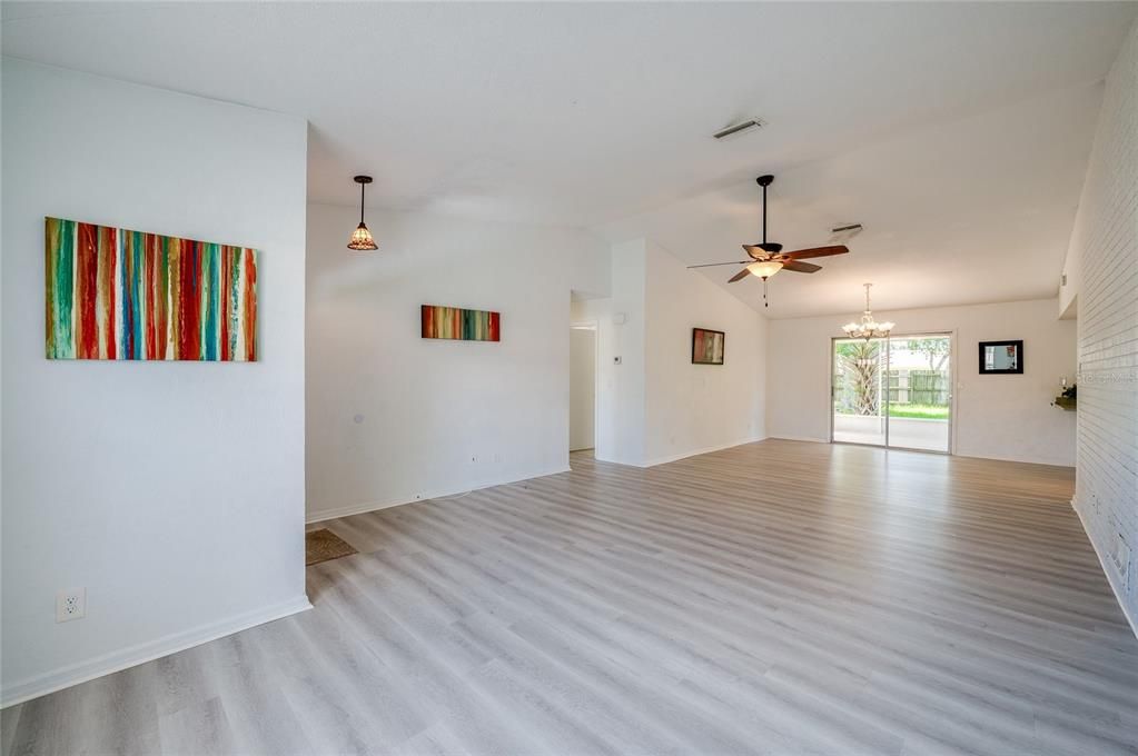 For Sale: $300,000 (3 beds, 2 baths, 1455 Square Feet)