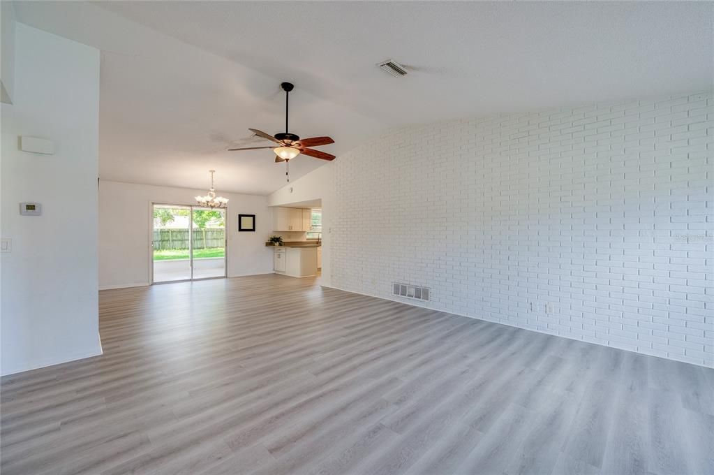 For Sale: $300,000 (3 beds, 2 baths, 1455 Square Feet)