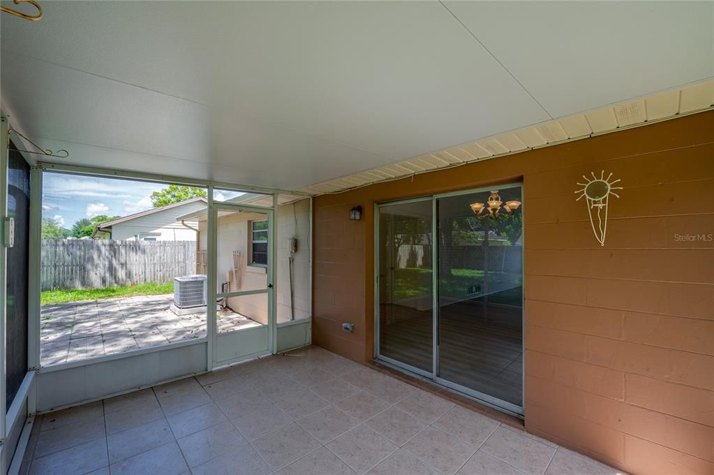 For Sale: $300,000 (3 beds, 2 baths, 1455 Square Feet)
