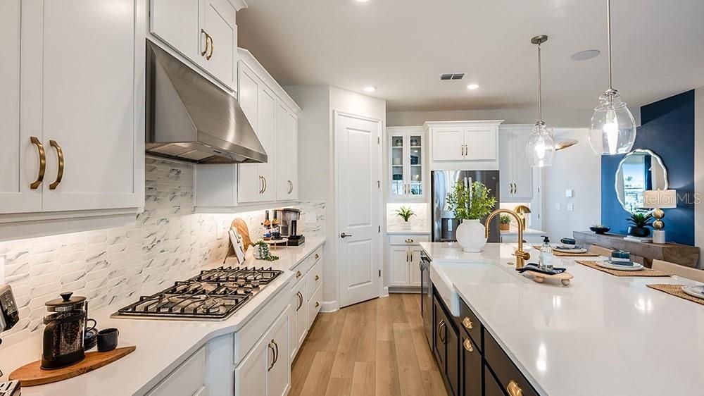 For Sale: $680,999 (5 beds, 4 baths, 2999 Square Feet)