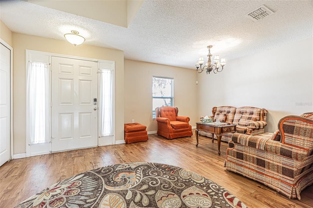 For Rent: $2,800 (4 beds, 2 baths, 2789 Square Feet)