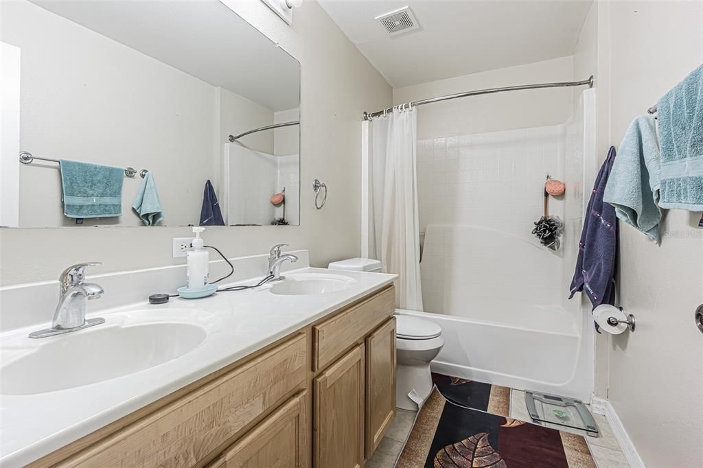 For Rent: $2,800 (4 beds, 2 baths, 2789 Square Feet)