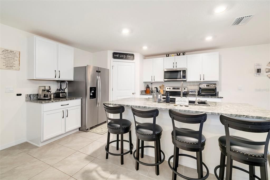For Sale: $625,000 (5 beds, 3 baths, 2601 Square Feet)