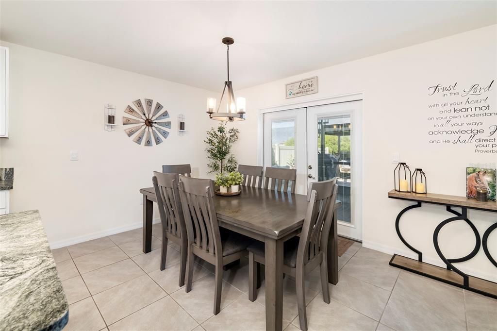 For Sale: $625,000 (5 beds, 3 baths, 2601 Square Feet)