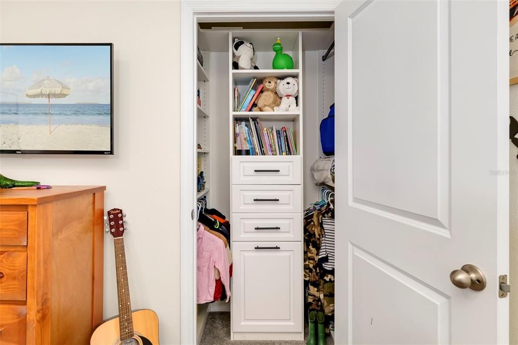 For Sale: $625,000 (5 beds, 3 baths, 2601 Square Feet)