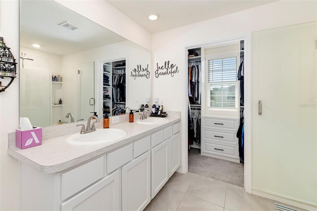 For Sale: $625,000 (5 beds, 3 baths, 2601 Square Feet)