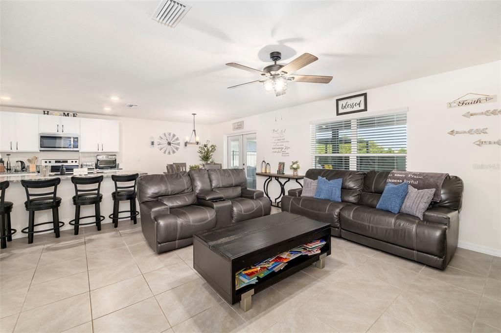 For Sale: $625,000 (5 beds, 3 baths, 2601 Square Feet)