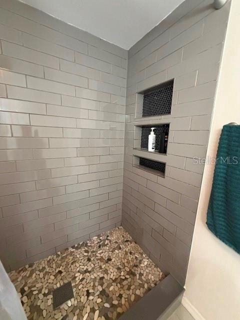 For Sale: $249,900 (4 beds, 3 baths, 1611 Square Feet)