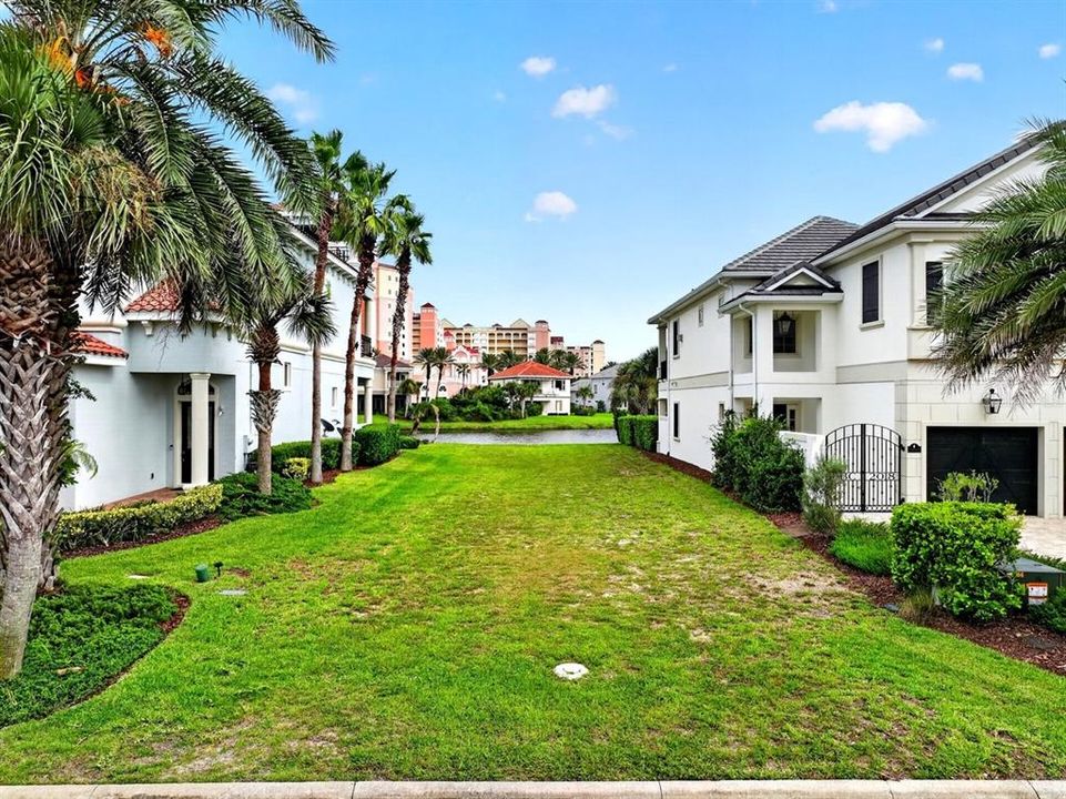 На продажу: $279,000 (0.15 acres)
