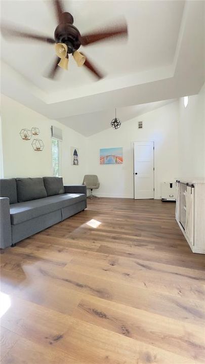 For Sale: $419,000 (3 beds, 3 baths, 2081 Square Feet)