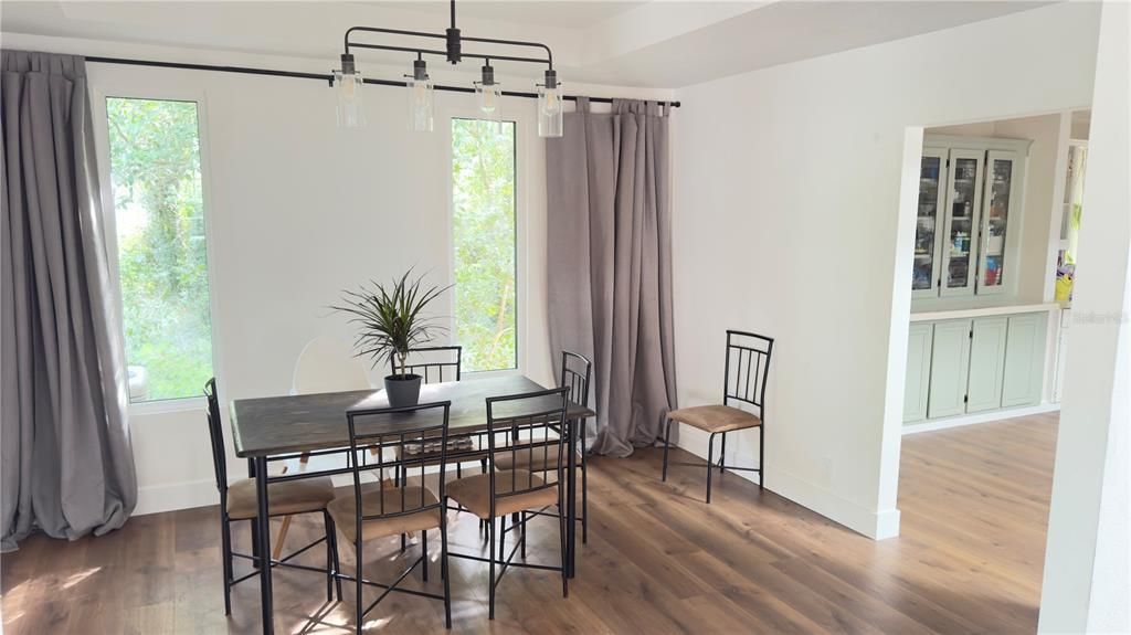 For Sale: $419,000 (3 beds, 3 baths, 2081 Square Feet)